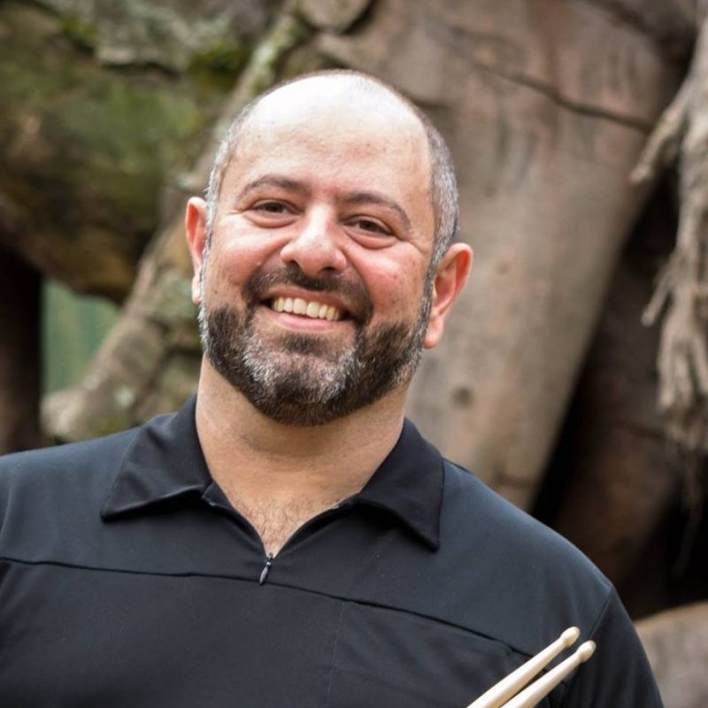 Luis Pagoto, professor de bateria na EM&T School of Rock Luis Pagoto, professor de bateria na EM&T School of Rock