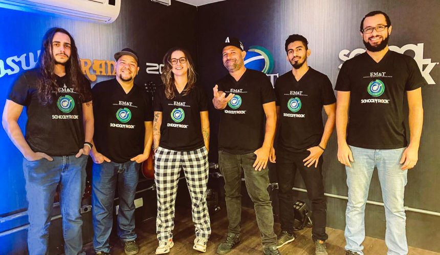 Esse é o novo time de bateria da EM&T School of Rock! Esse é o novo time de bateria da EM&T School of Rock!